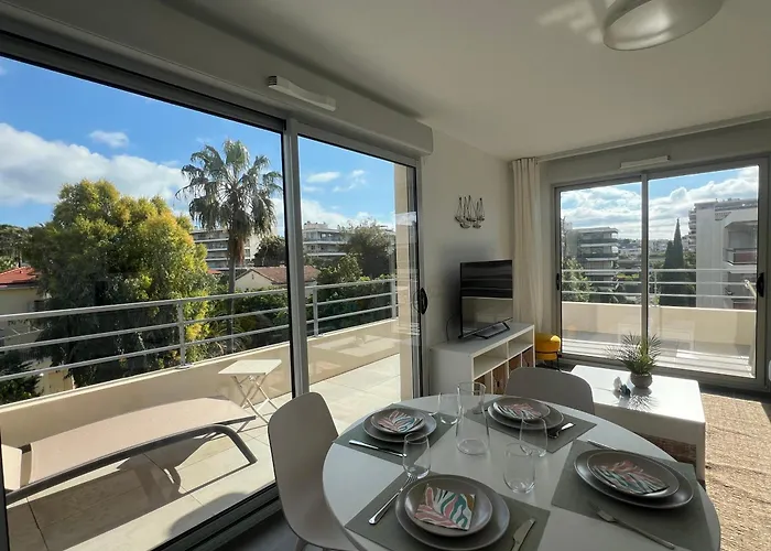 T2 Moderne Terrasse 2min Plages De Juan-les-pins! * Antibes